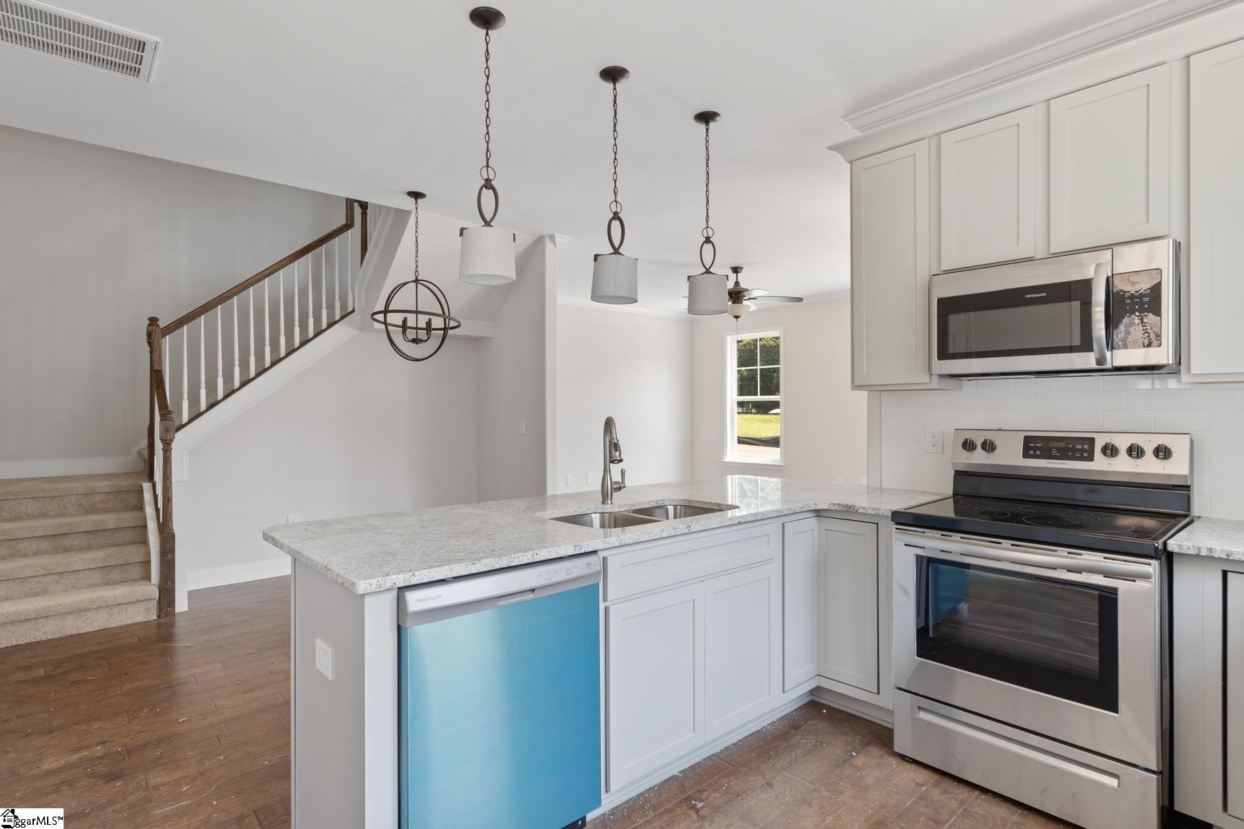 542 Twin Lake Road Greenville, SC 29609 - Photo 9 of 21 Gallery Image 9
