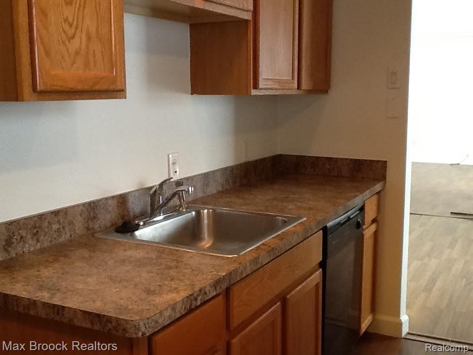 1144 Beta Road Walled Lake, MI 48390 - Photo 7 of 12 unnamed (9).jpg