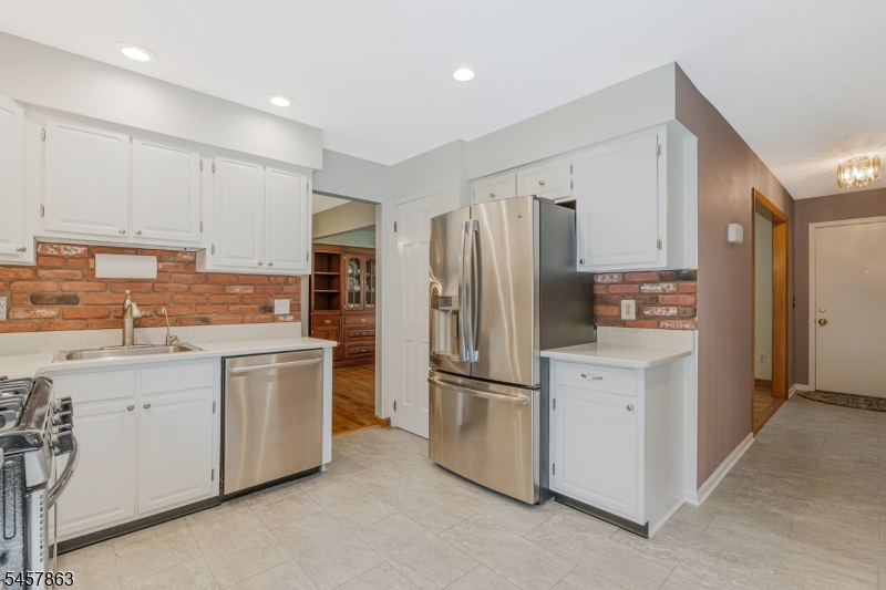 258 Dutch Farm Road Bridgewater, NJ 08807 - Photo 17 of 38 Gallery Image 17