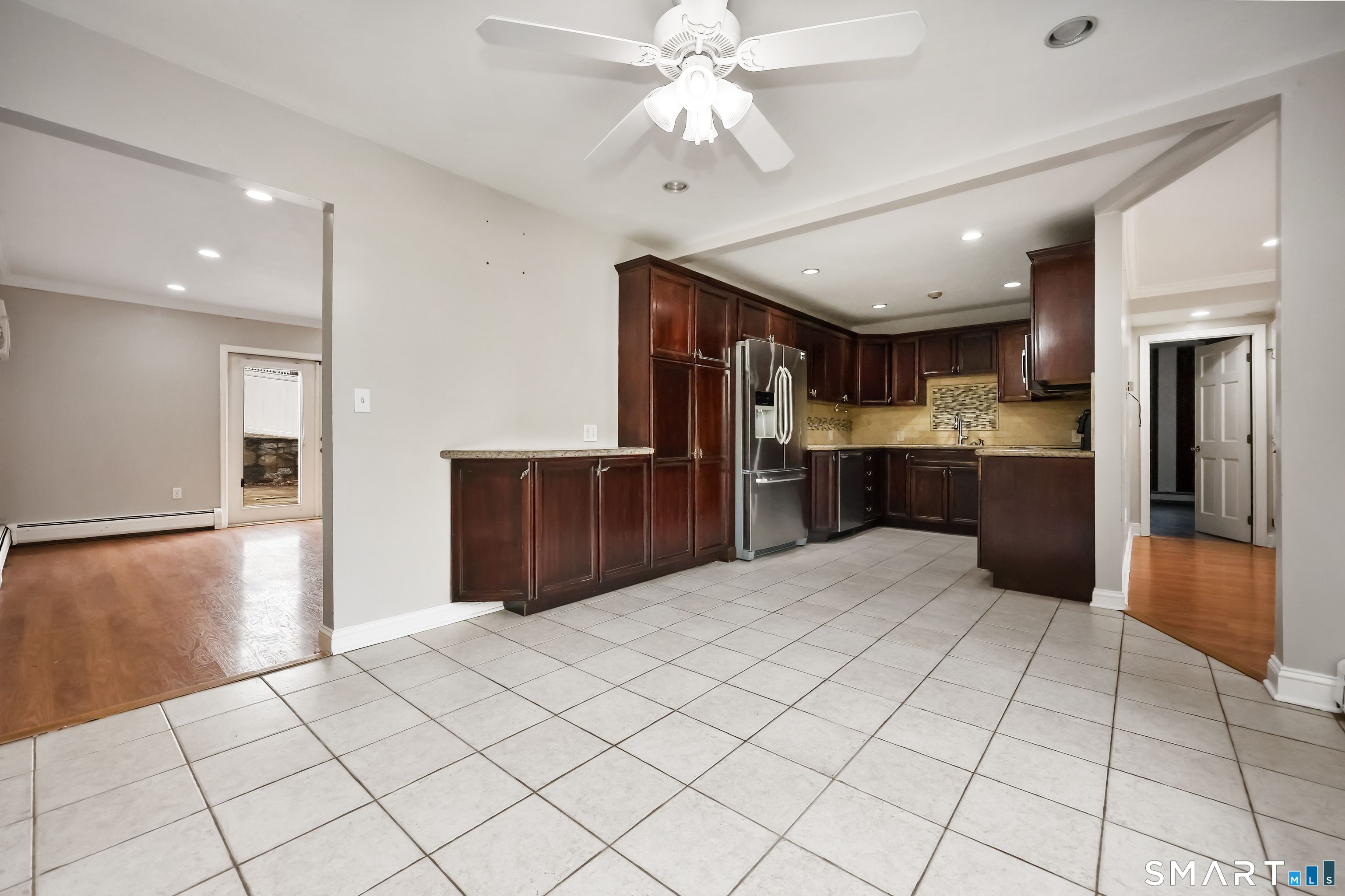 37 Old Barn Road South Stamford, CT 06905 - Photo 16 of 35