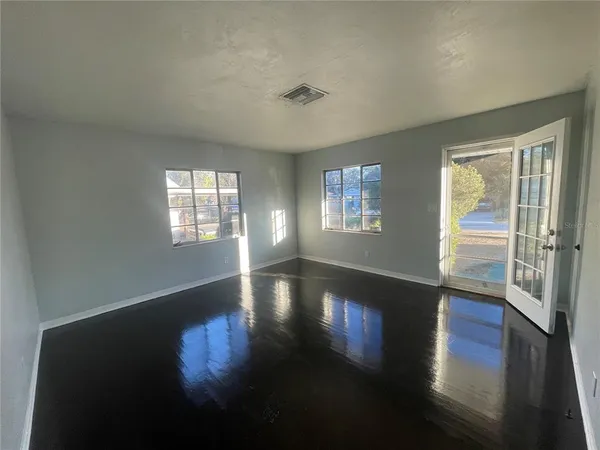 $2,100 | 5617 20th Avenue South, Gulfport, FL 33707