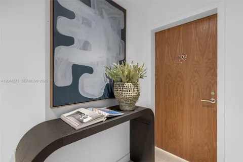$6,799,000 | 501 West Avenue, Unit 4102, Miami Beach, FL 33139