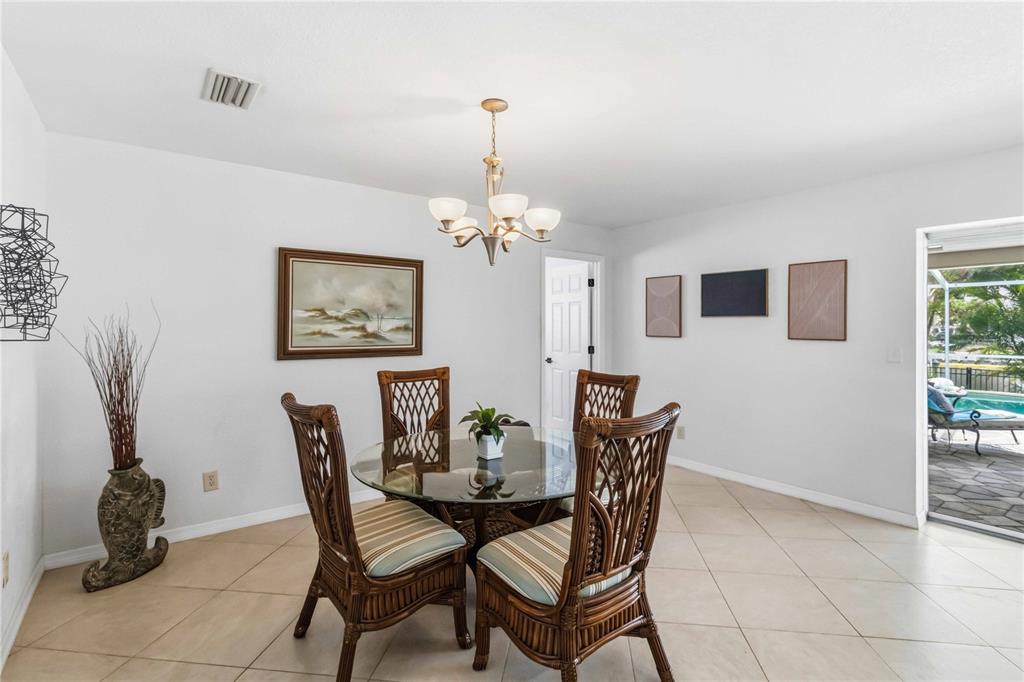 1004 Spindle Palm Way Apollo Beach, FL 33572 - Photo 8 of 24
