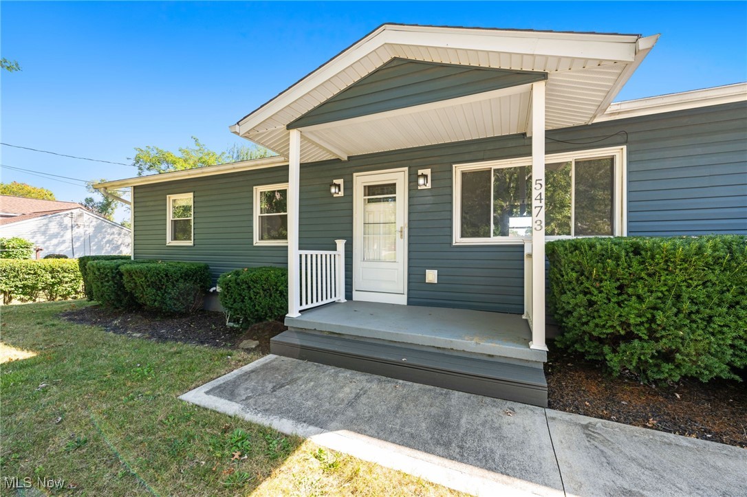 5473 Young Road Stow, OH 44224 - Photo 2 of 31 Gallery Image 2