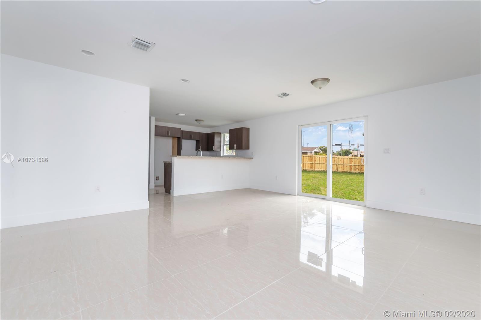 11492 Southwest 190th Terrace Road Miami, FL 33157 - Photo 5 of 19 Gallery Image 5