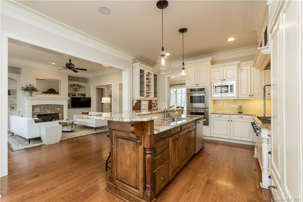 13324 Claysparrow Road Charlotte, NC 28278 - Photo 7 of 29 Gallery Image 7