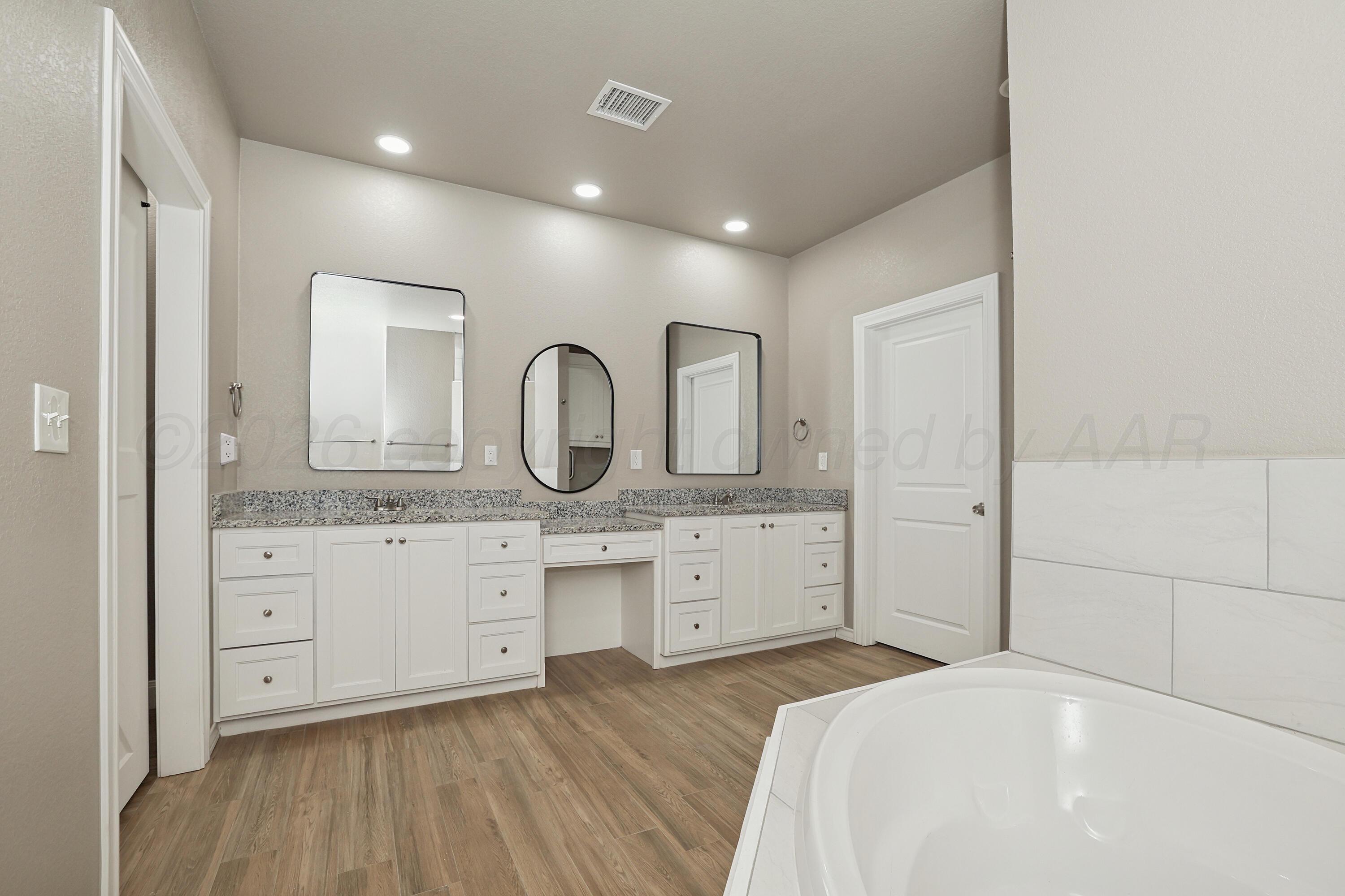 13466 Antenor Road Amarillo, TX 79124 - Photo 20 of 48 18-Primary Bath