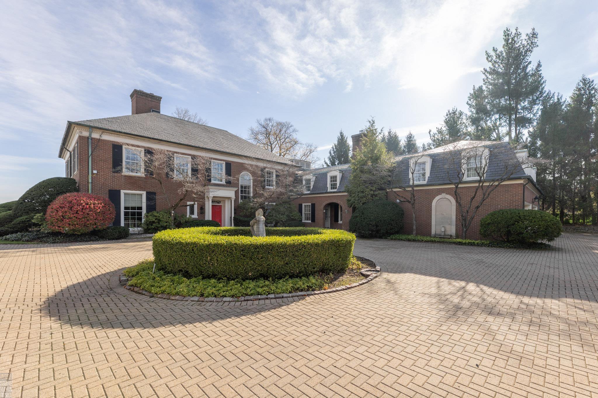 105 Lake Shore Road Grosse Pointe Farms, MI 48236 - Photo 5 of 34
