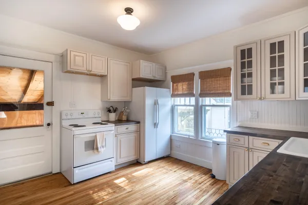 $1,200,000 | 410 North Shore Drive, South Haven, MI 49090