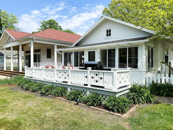 $1,200,000 | 410 North Shore Drive, South Haven, MI 49090