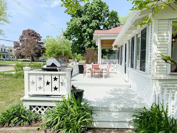 $1,200,000 | 410 North Shore Drive, South Haven, MI 49090