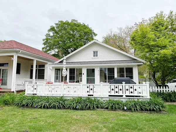 $1,200,000 | 410 North Shore Drive, South Haven, MI 49090