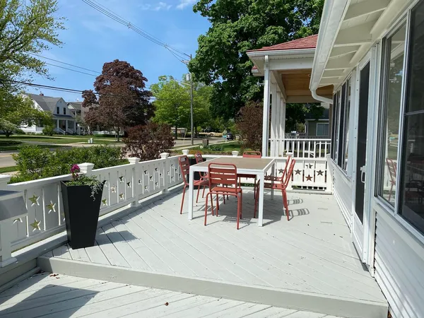 $1,200,000 | 410 North Shore Drive, South Haven, MI 49090