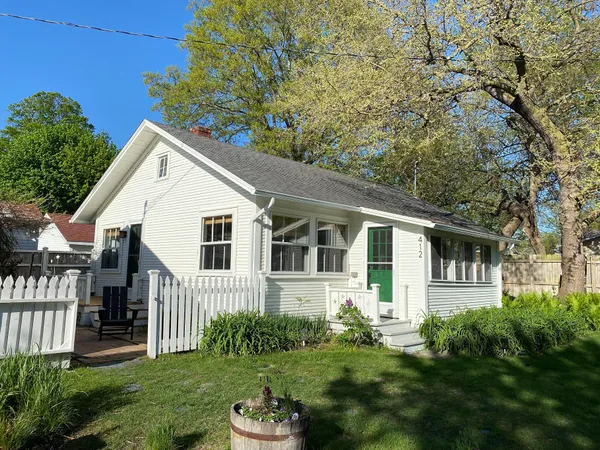 $1,200,000 | 410 North Shore Drive, South Haven, MI 49090