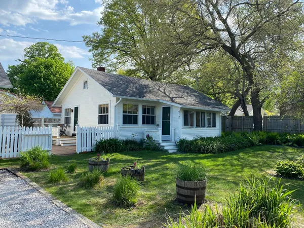 $1,200,000 | 410 North Shore Drive, South Haven, MI 49090