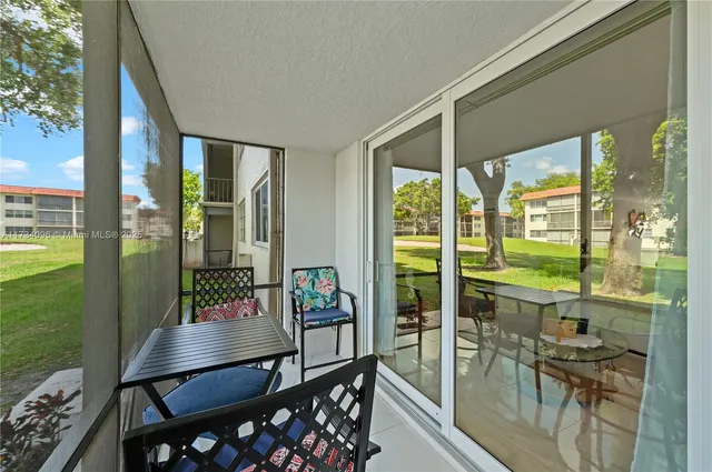 $2,800 | 711 South Hollybrook Drive, Unit 109, Pembroke Pines, FL 33025
