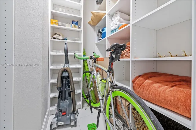 $2,800 | 711 South Hollybrook Drive, Unit 109, Pembroke Pines, FL 33025