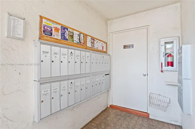 $2,800 | 711 South Hollybrook Drive, Unit 109, Pembroke Pines, FL 33025