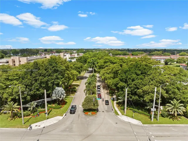 $2,800 | 711 South Hollybrook Drive, Unit 109, Pembroke Pines, FL 33025