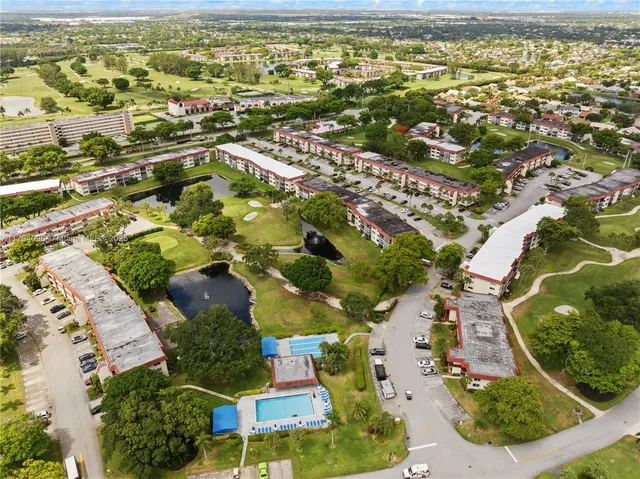 $2,800 | 711 South Hollybrook Drive, Unit 109, Pembroke Pines, FL 33025