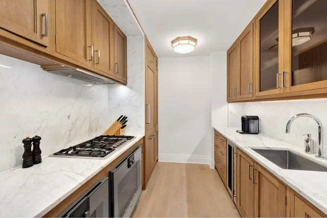 $2,700,000 | 30 Park Place, Unit 41C | TriBeCa