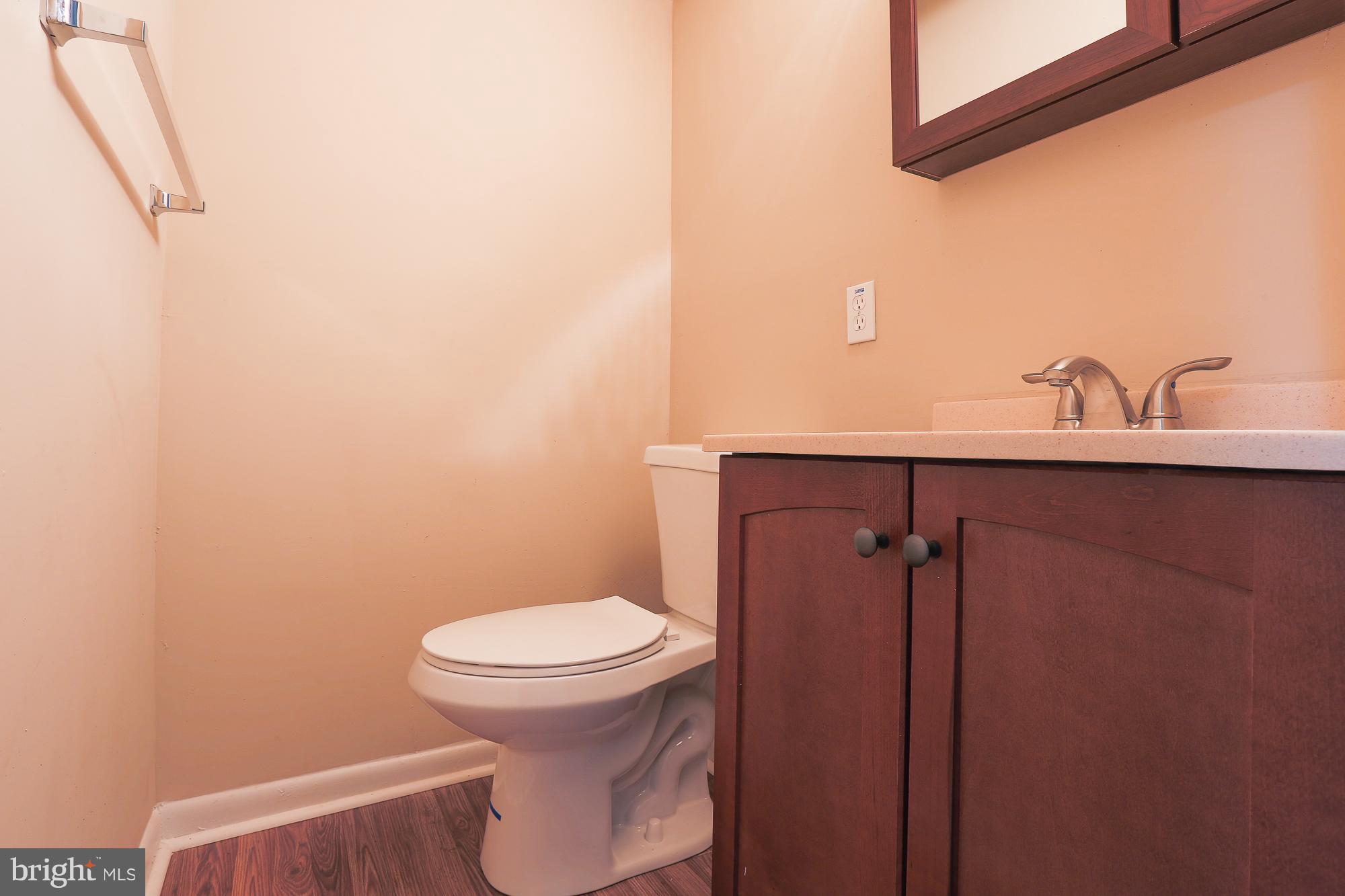 4830 Hawksbury Road Baltimore, MD 21208 - Photo 18 of 30 Bath