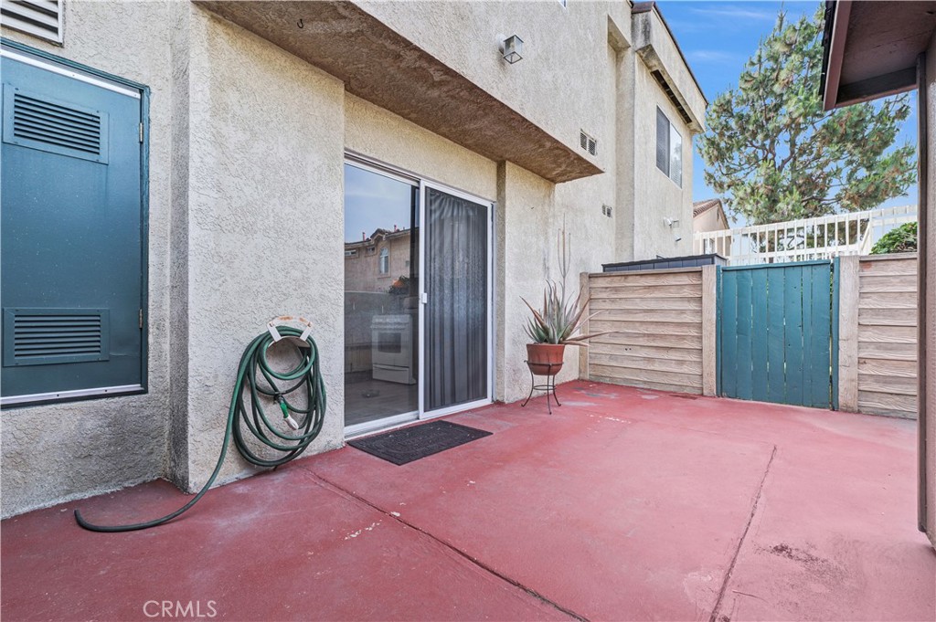 16825 Passage Paramount, CA 90723 - Photo 16 of 28