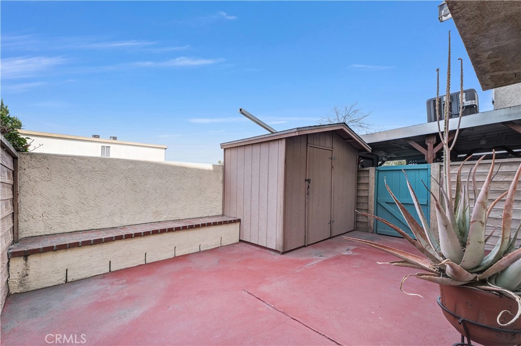 16825 Passage Paramount, CA 90723 - Photo 17 of 28