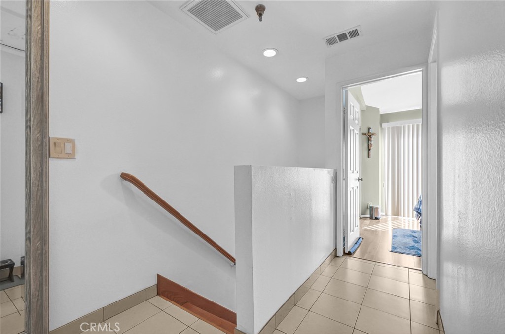 16825 Passage Paramount, CA 90723 - Photo 19 of 28