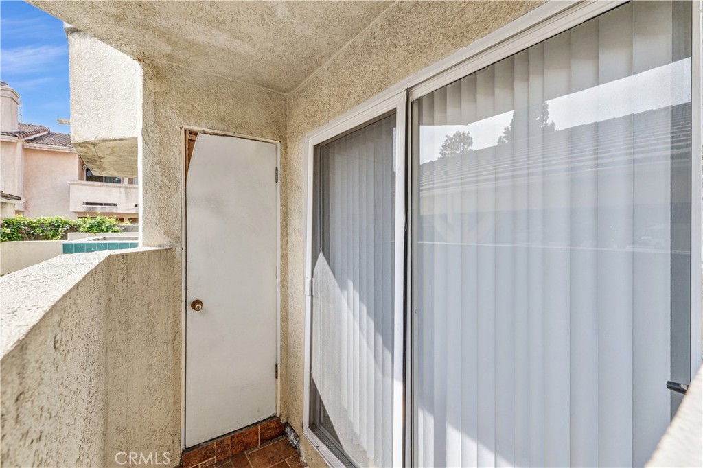 16825 Passage Paramount, CA 90723 - Photo 2 of 28