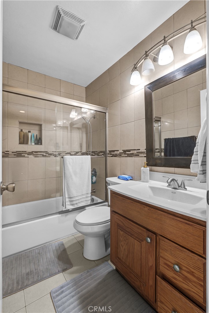 16825 Passage Paramount, CA 90723 - Photo 23 of 28