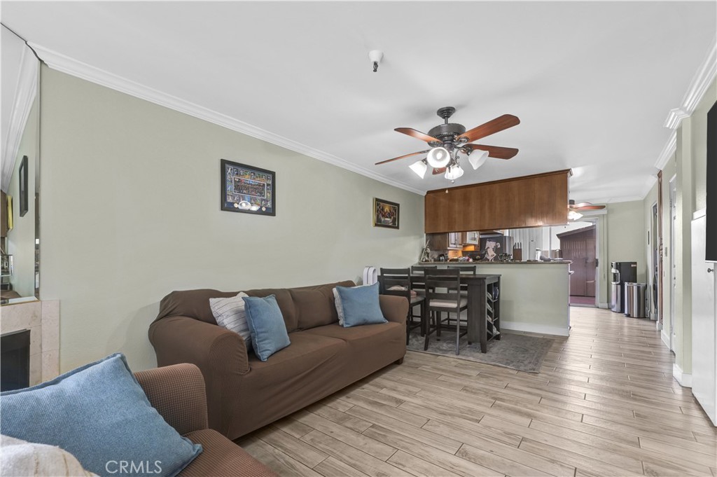16825 Passage Paramount, CA 90723 - Photo 4 of 28