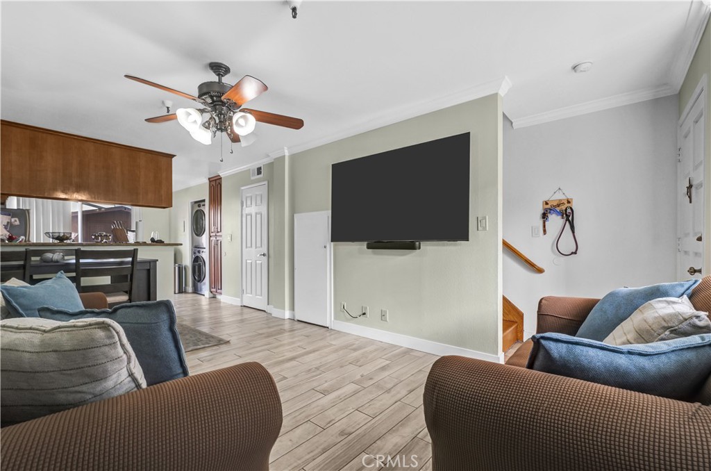 16825 Passage Paramount, CA 90723 - Photo 5 of 28