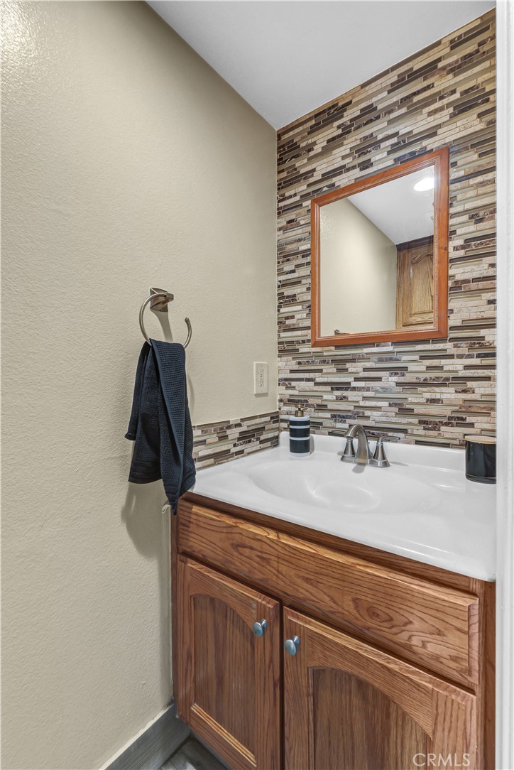 16825 Passage Paramount, CA 90723 - Photo 10 of 28
