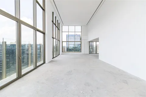 $22,847,568 | 303 R. Lopes Neto, Unit 21/22