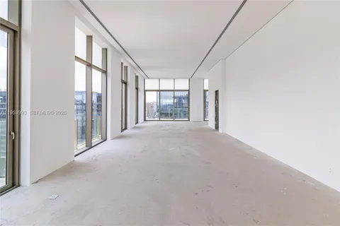 $22,847,568 | 303 R. Lopes Neto, Unit 21/22