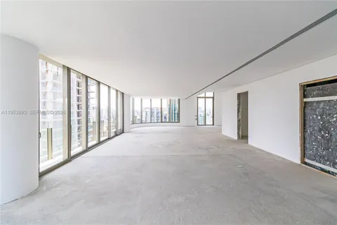 $22,847,568 | 303 R. Lopes Neto, Unit 21/22