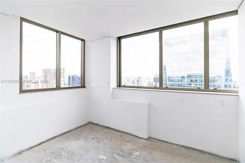 $22,847,568 | 303 R. Lopes Neto, Unit 21/22