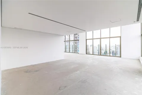 $22,847,568 | 303 R. Lopes Neto, Unit 21/22