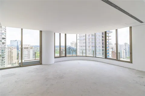 $22,847,568 | 303 R. Lopes Neto, Unit 21/22