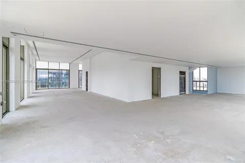 $22,847,568 | 303 R. Lopes Neto, Unit 21/22