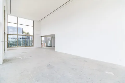 $22,847,568 | 303 R. Lopes Neto, Unit 21/22