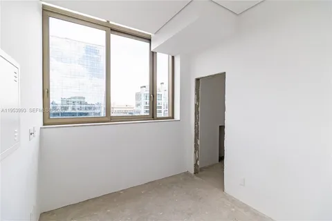 $22,847,568 | 303 R. Lopes Neto, Unit 21/22