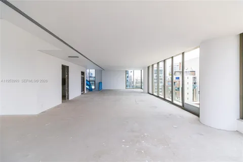 $22,847,568 | 303 R. Lopes Neto, Unit 21/22