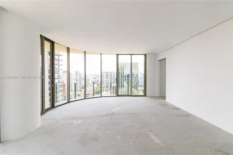 $22,847,568 | 303 R. Lopes Neto, Unit 21/22