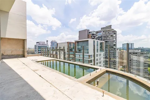 $22,847,568 | 303 R. Lopes Neto, Unit 21/22