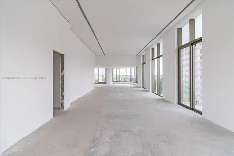 $22,847,568 | 303 R. Lopes Neto, Unit 21/22