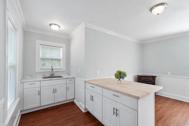 $1,700 | 29 River Road, Unit 3, Pepperell, MA 01463