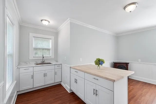 $1,800 | 29 River Road, Unit 3, Pepperell, MA 01463