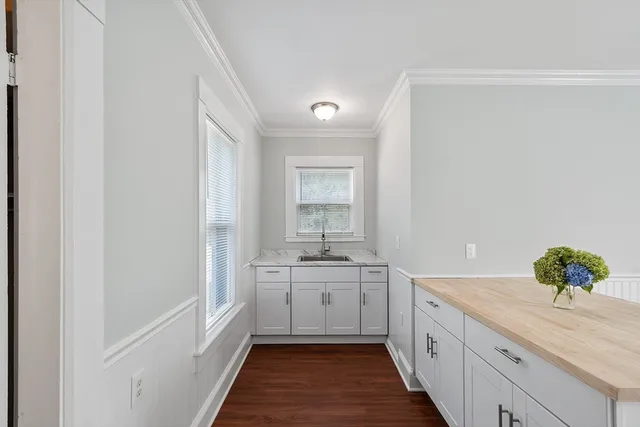 $1,800 | 29 River Road, Unit 3, Pepperell, MA 01463